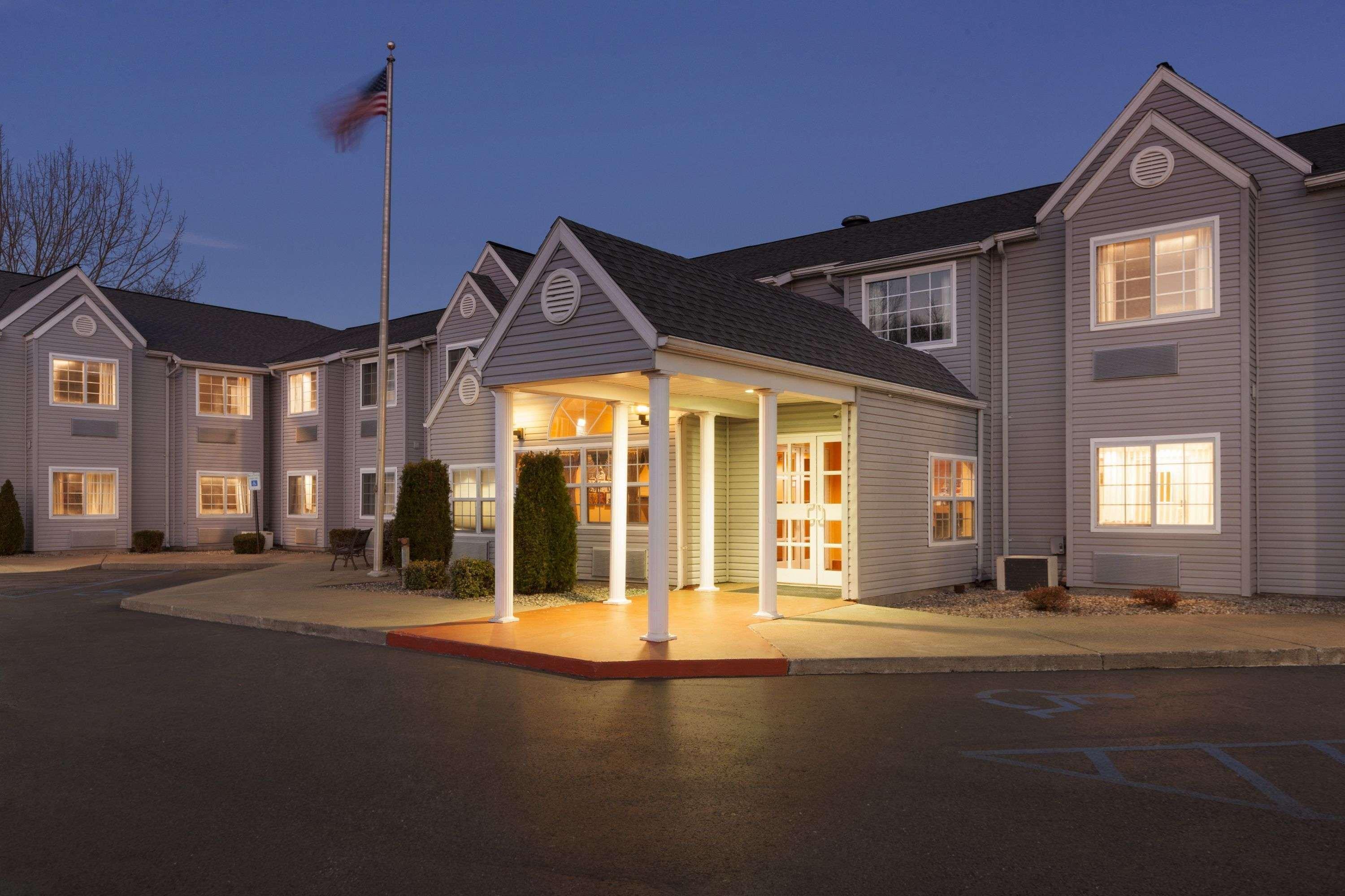 Microtel Inn By Wyndham - Albany Airport Latham Eksteriør bilde