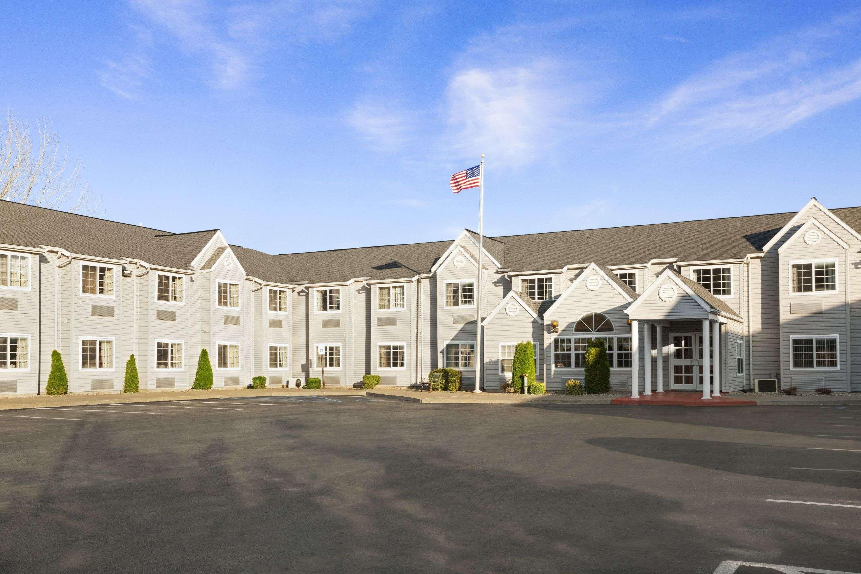 Microtel Inn By Wyndham - Albany Airport Latham Eksteriør bilde