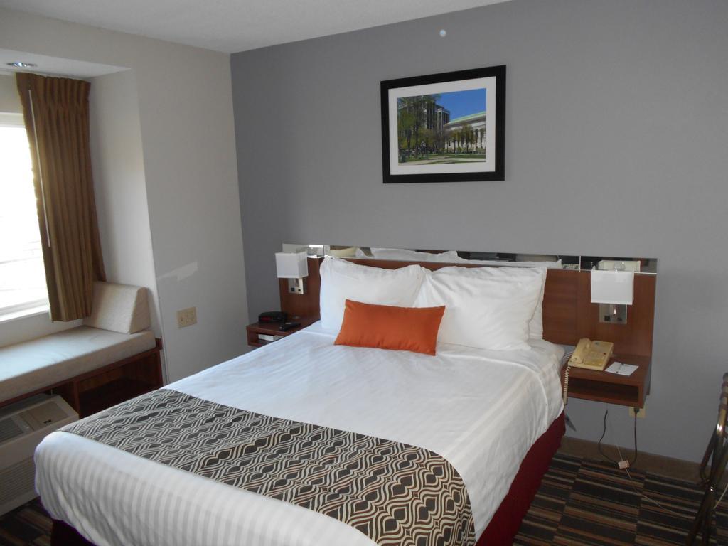 Microtel Inn By Wyndham - Albany Airport Latham Eksteriør bilde