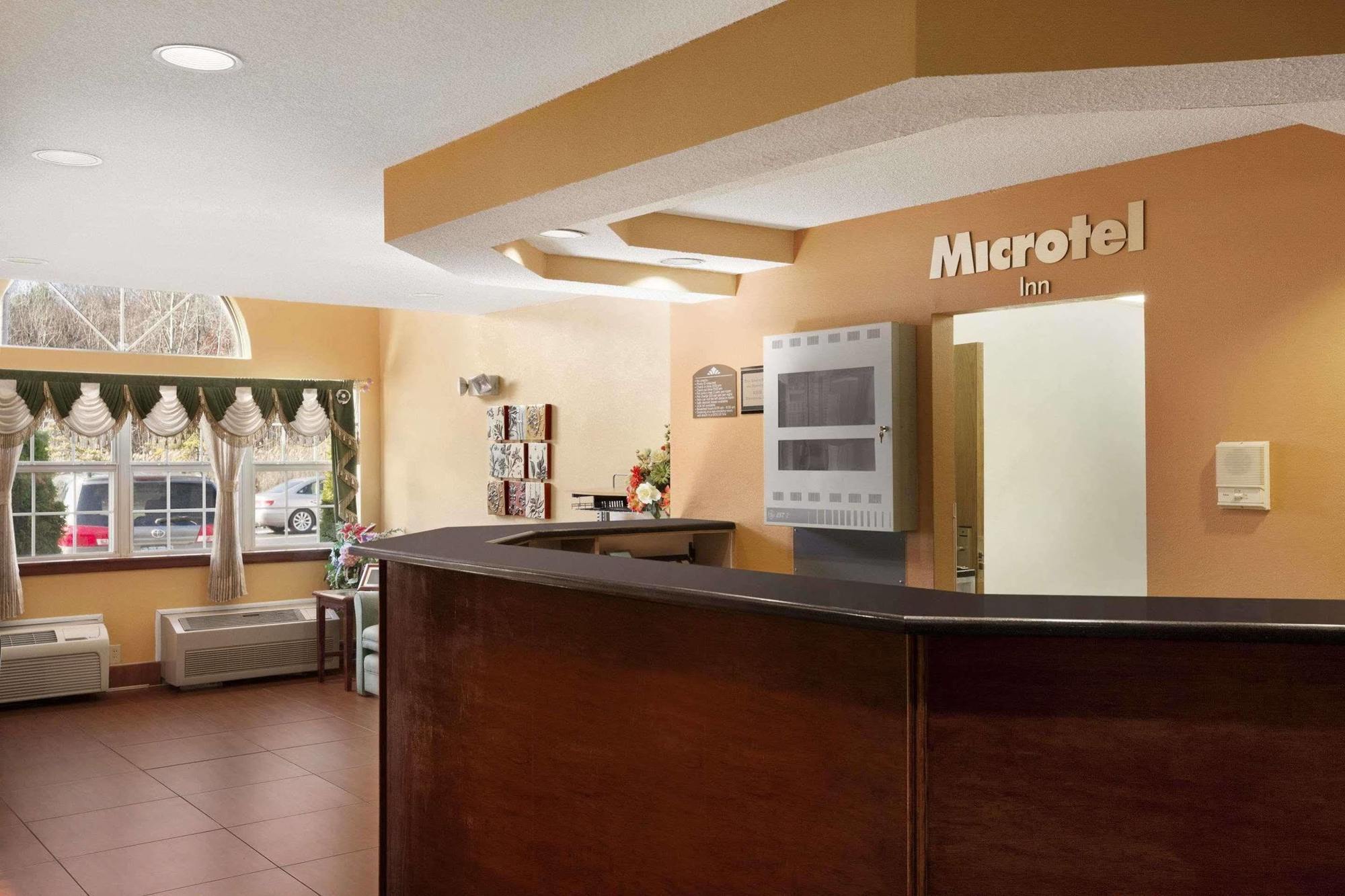 Microtel Inn By Wyndham - Albany Airport Latham Eksteriør bilde