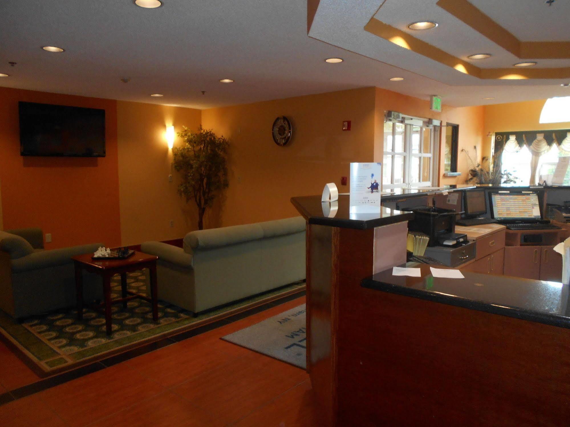 Microtel Inn By Wyndham - Albany Airport Latham Eksteriør bilde