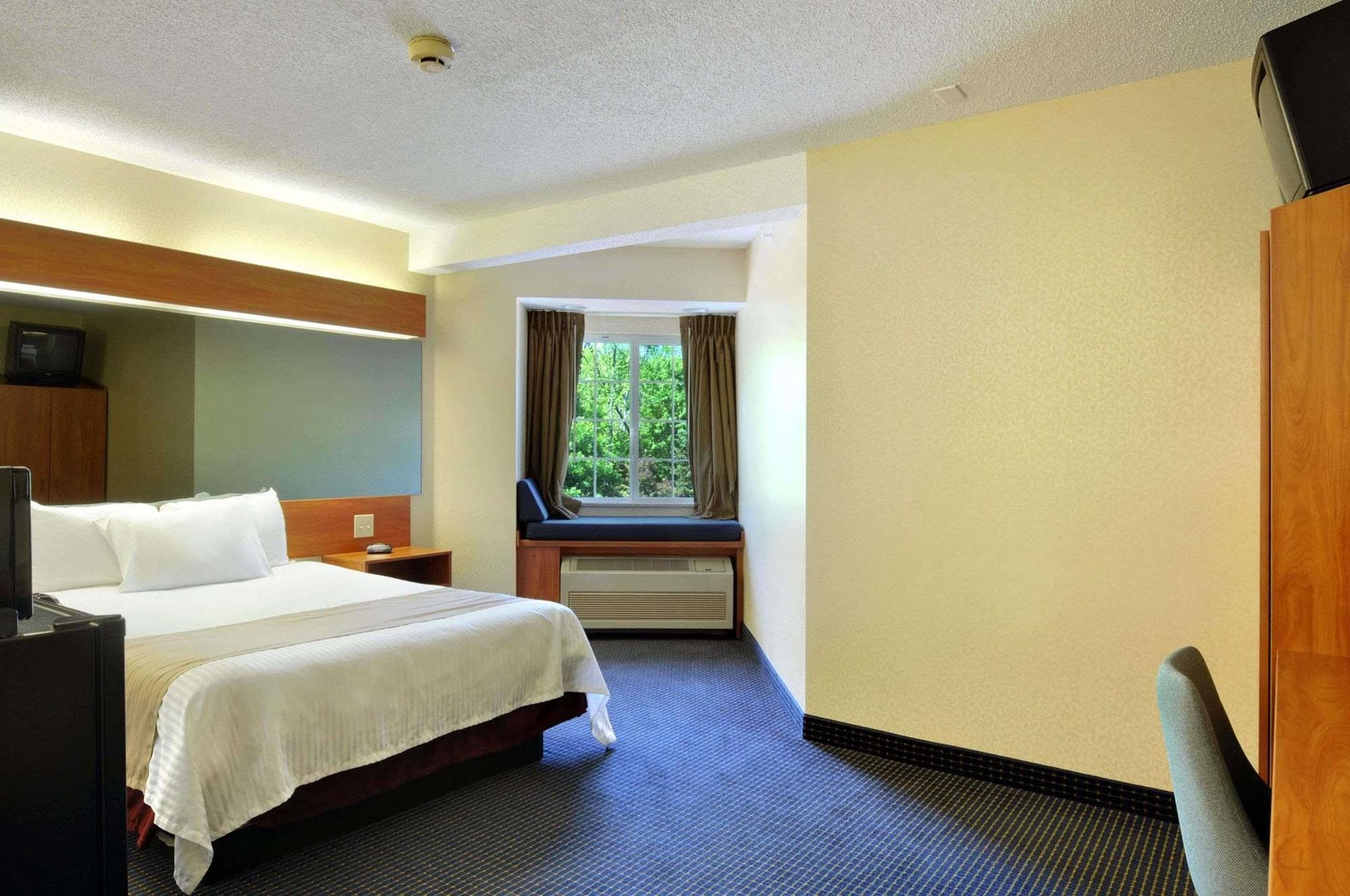 Microtel Inn By Wyndham - Albany Airport Latham Eksteriør bilde