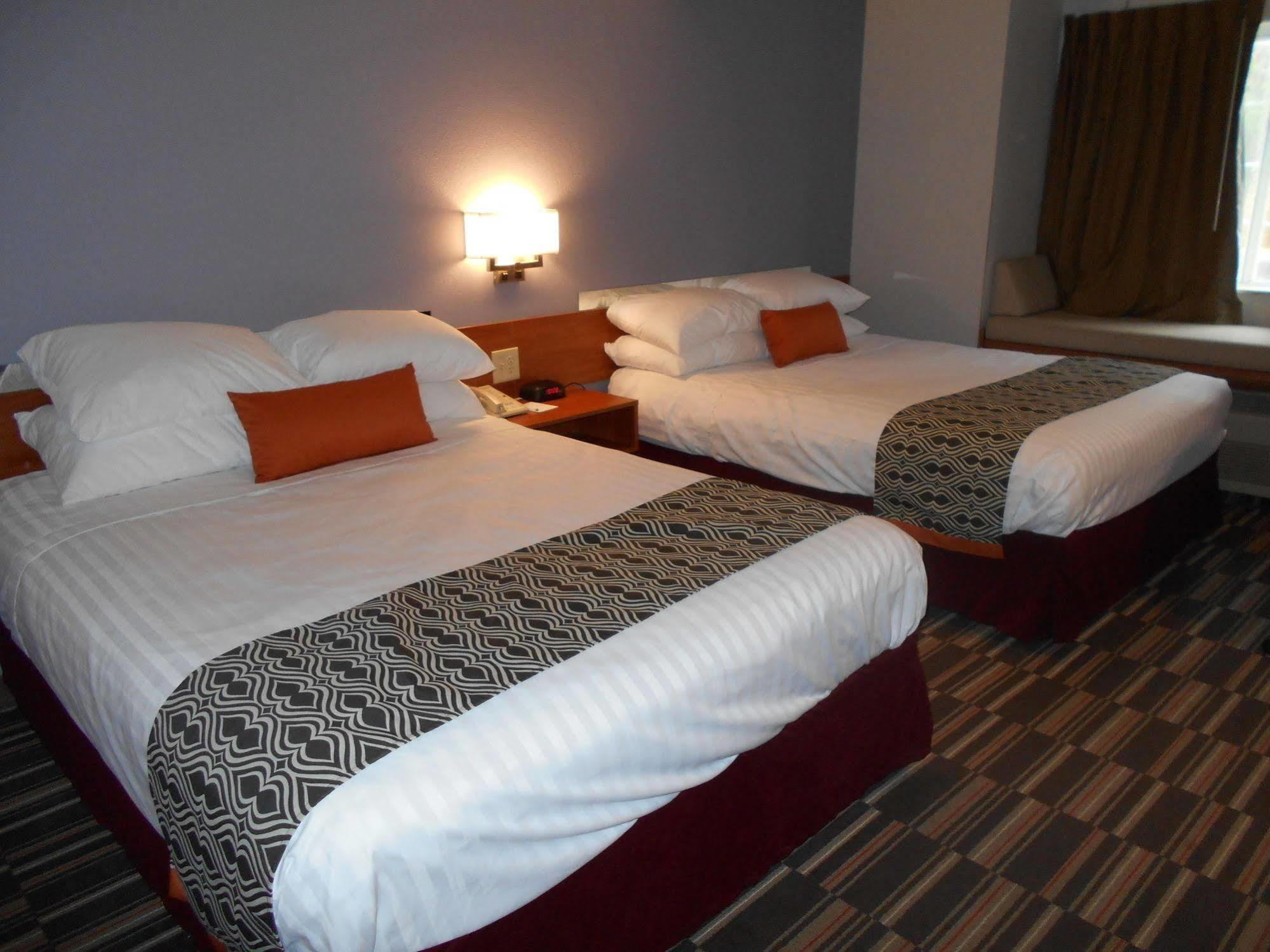 Microtel Inn By Wyndham - Albany Airport Latham Eksteriør bilde