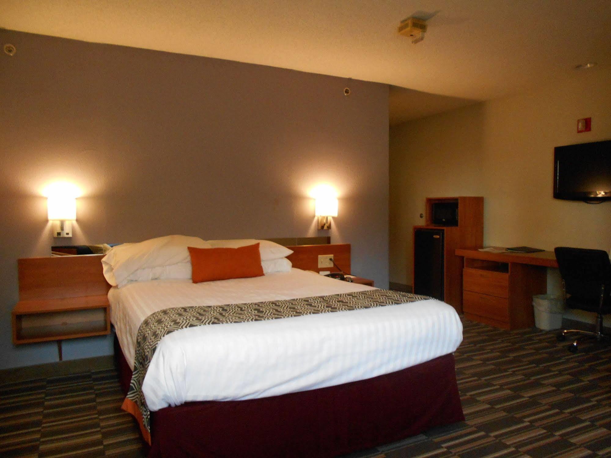 Microtel Inn By Wyndham - Albany Airport Latham Eksteriør bilde