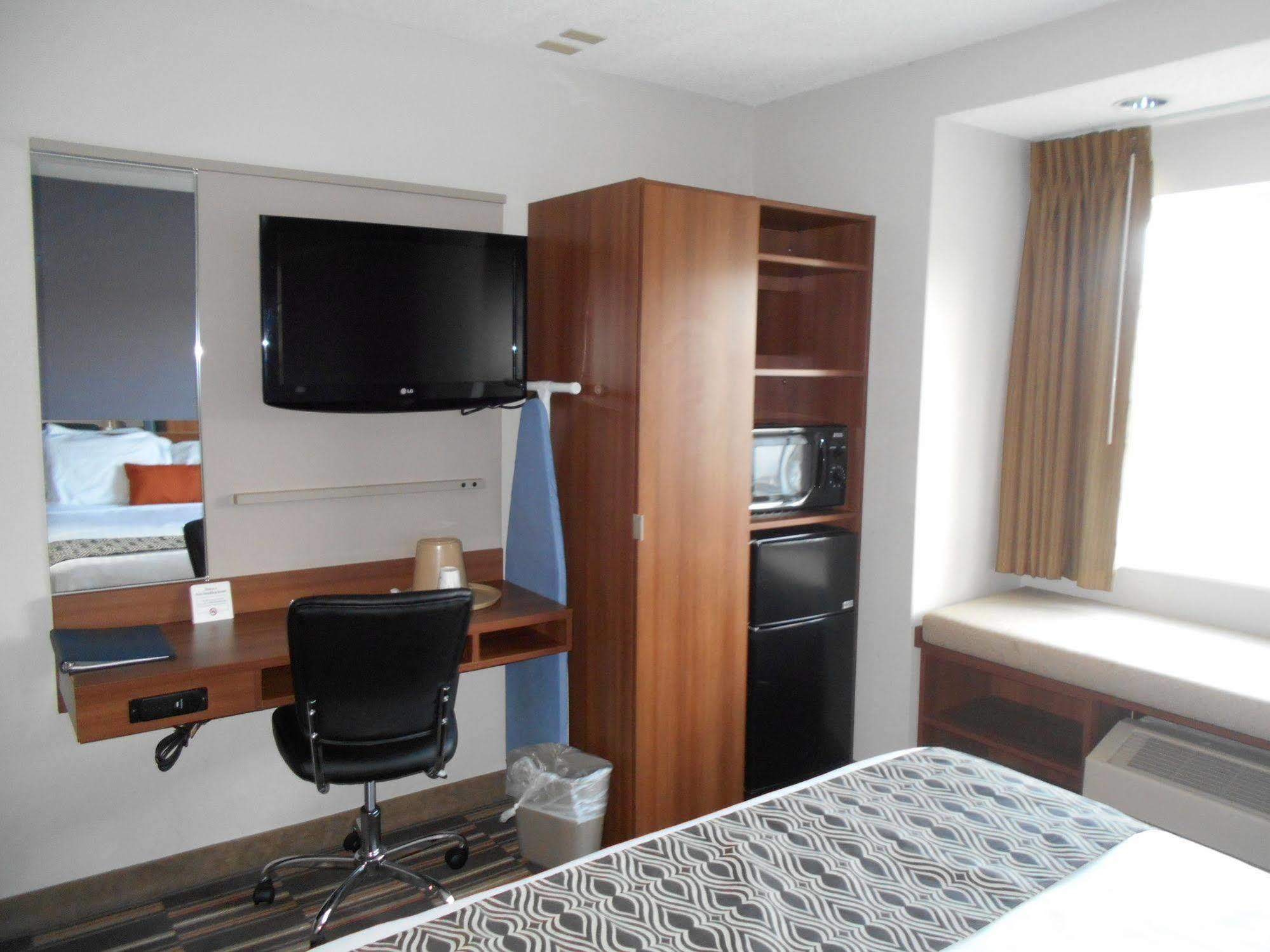 Microtel Inn By Wyndham - Albany Airport Latham Eksteriør bilde