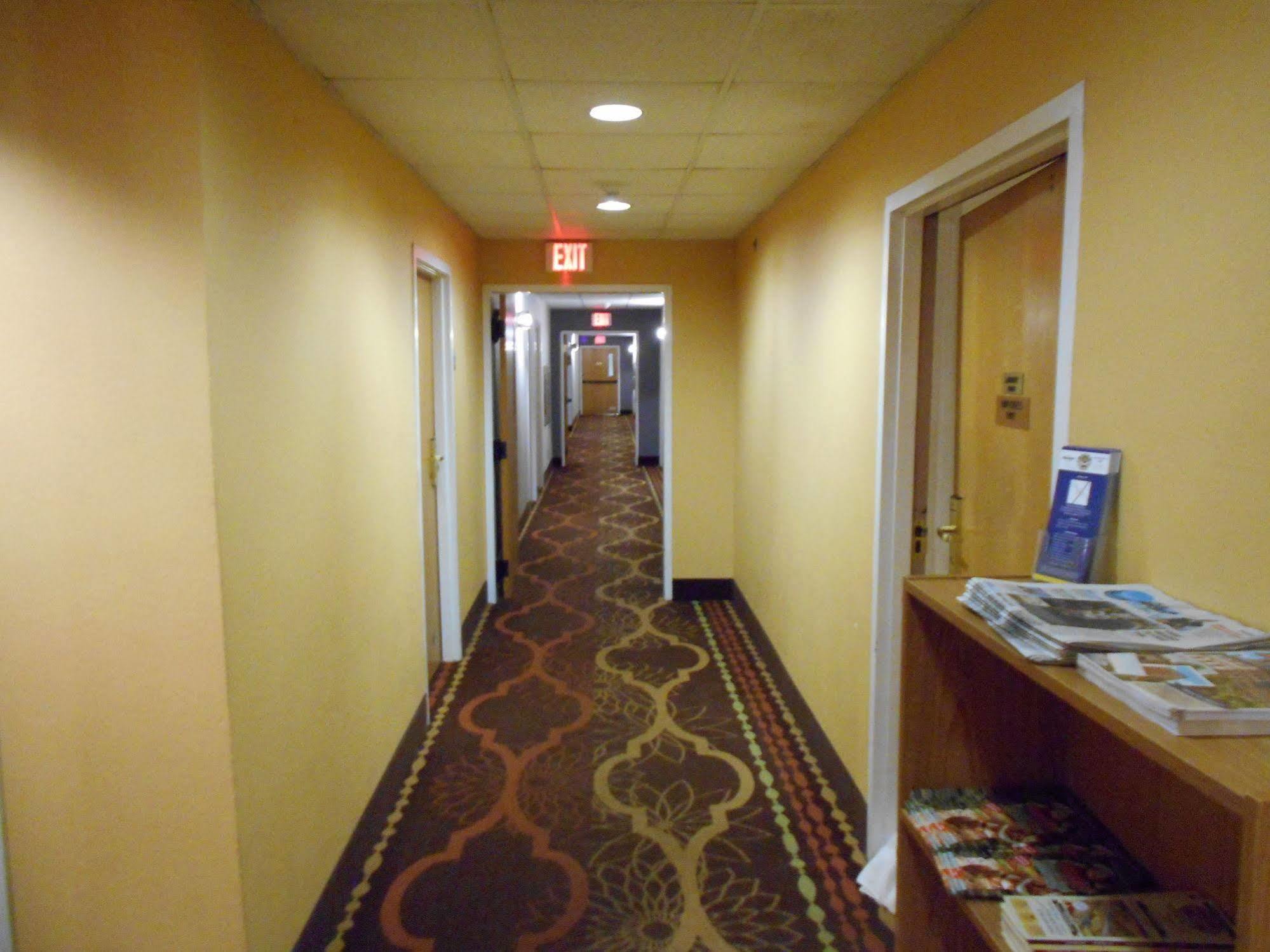 Microtel Inn By Wyndham - Albany Airport Latham Eksteriør bilde
