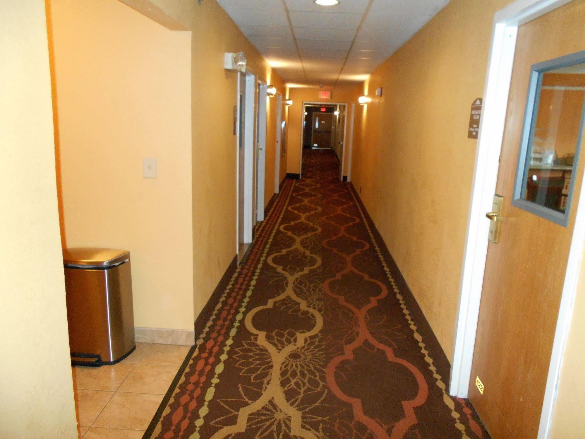 Microtel Inn By Wyndham - Albany Airport Latham Eksteriør bilde
