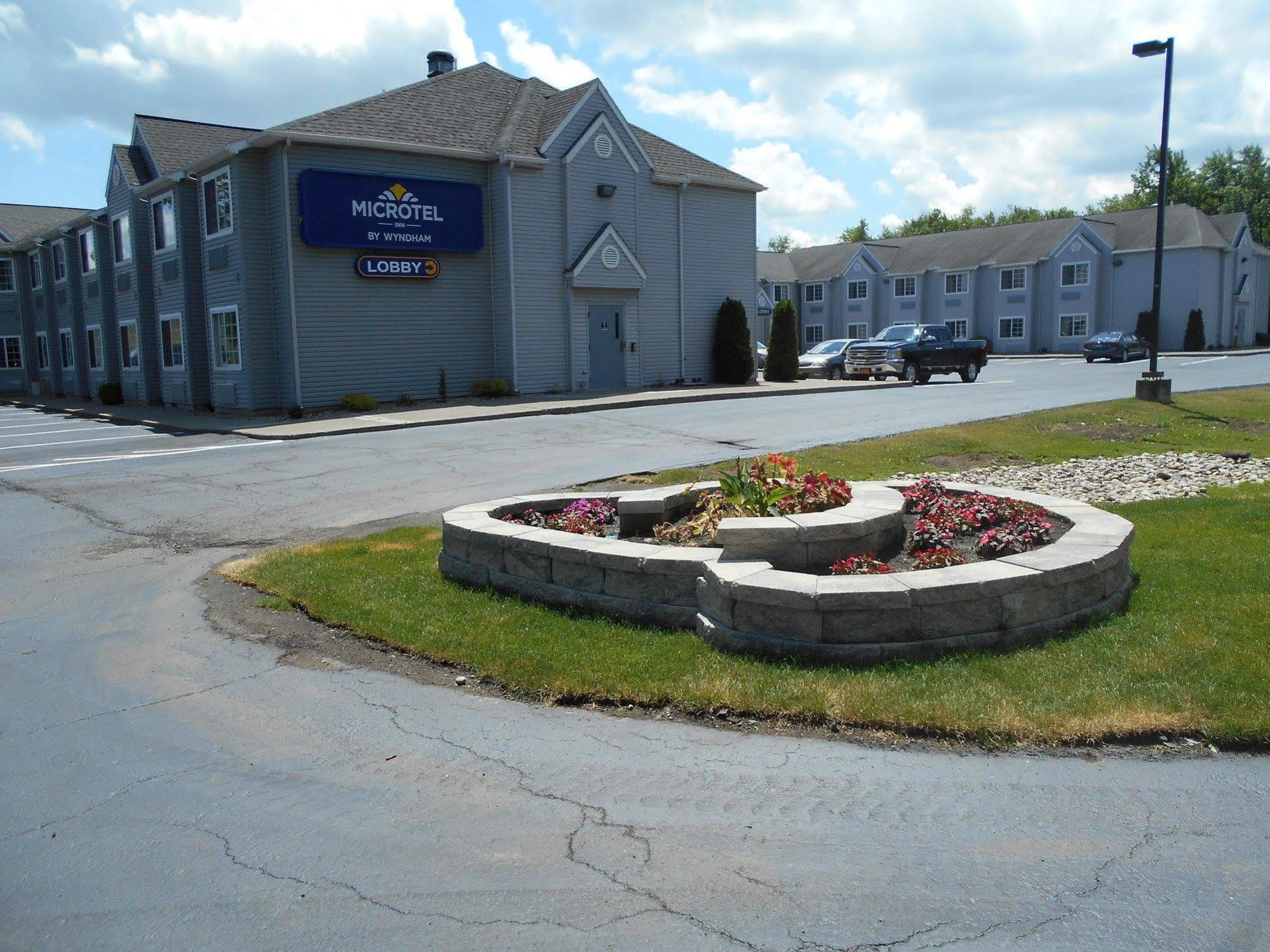 Microtel Inn By Wyndham - Albany Airport Latham Eksteriør bilde